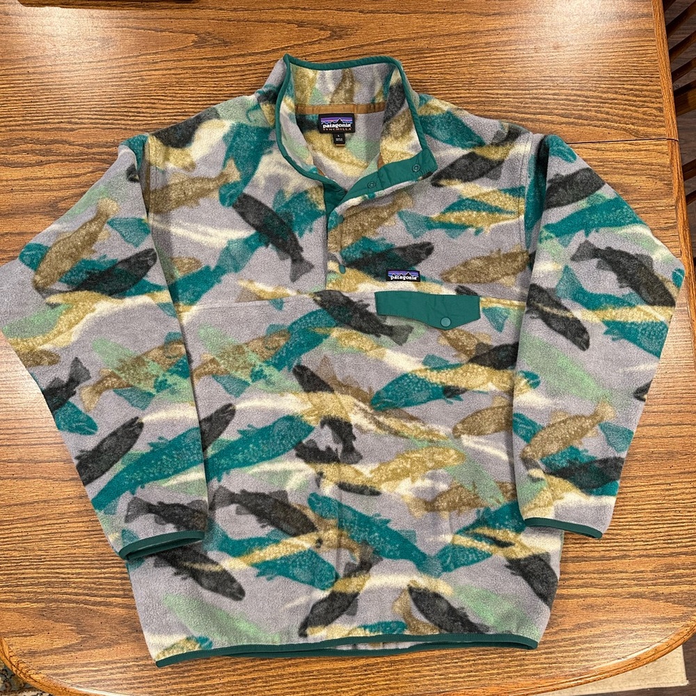Patagonia Synchilla Snap-T Large Trout Tails Print
Legend Green NWOT